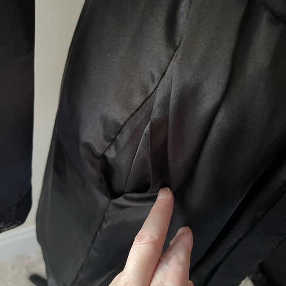 La Vie En Rose 🌹 Black Satiny Mesh Trim Robe Size S/M - Picture 6 of 11